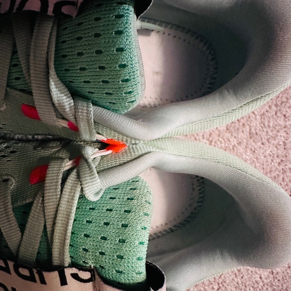 On Running Cloudstratus Shoes in Mint and Orange - Picture 5 of 8